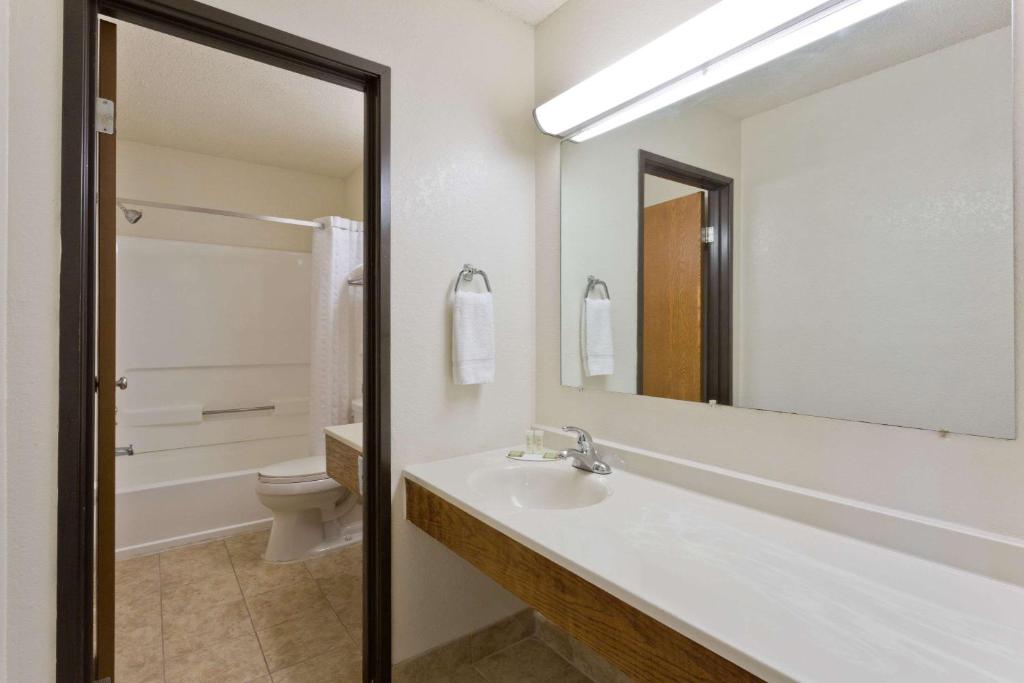 Room image 2