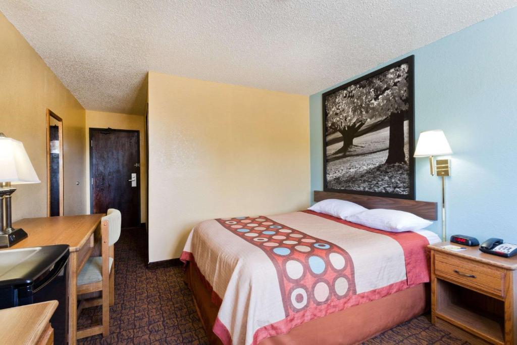 Room image 4
